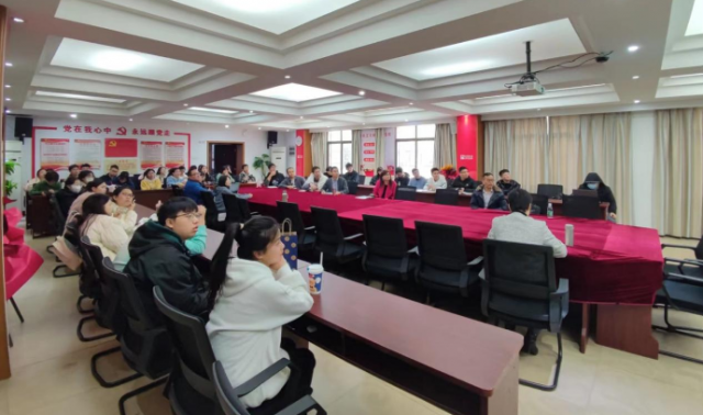 Young Changjiang Scholar Prof. Hongsheng Fang was invited to give lectures to our students and teachers